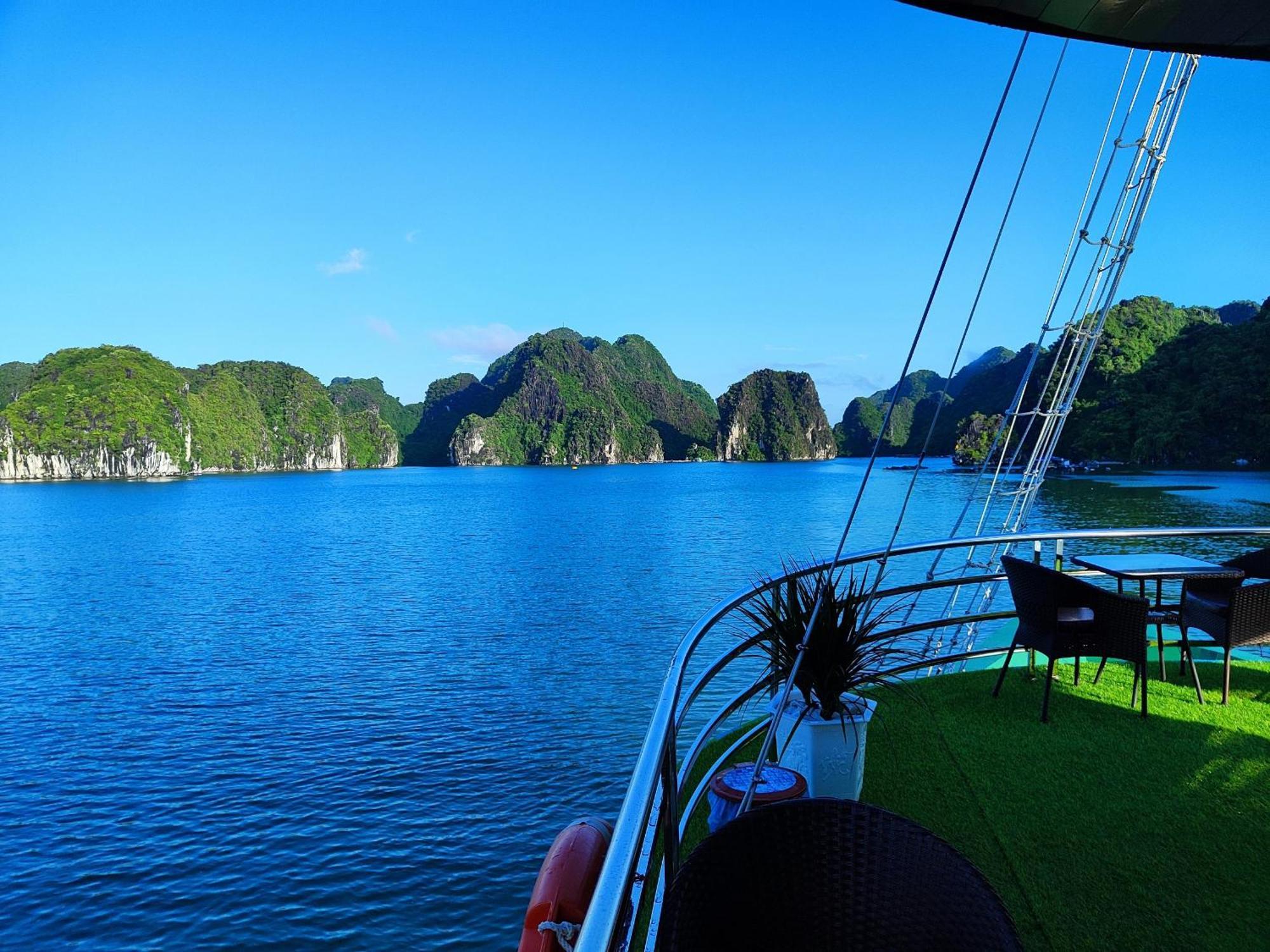 Venezia Cruises Hotel Ha Long Exterior photo