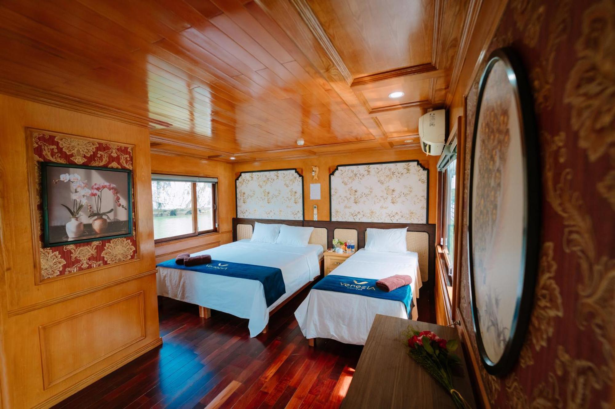 Venezia Cruises Hotel Ha Long Exterior photo