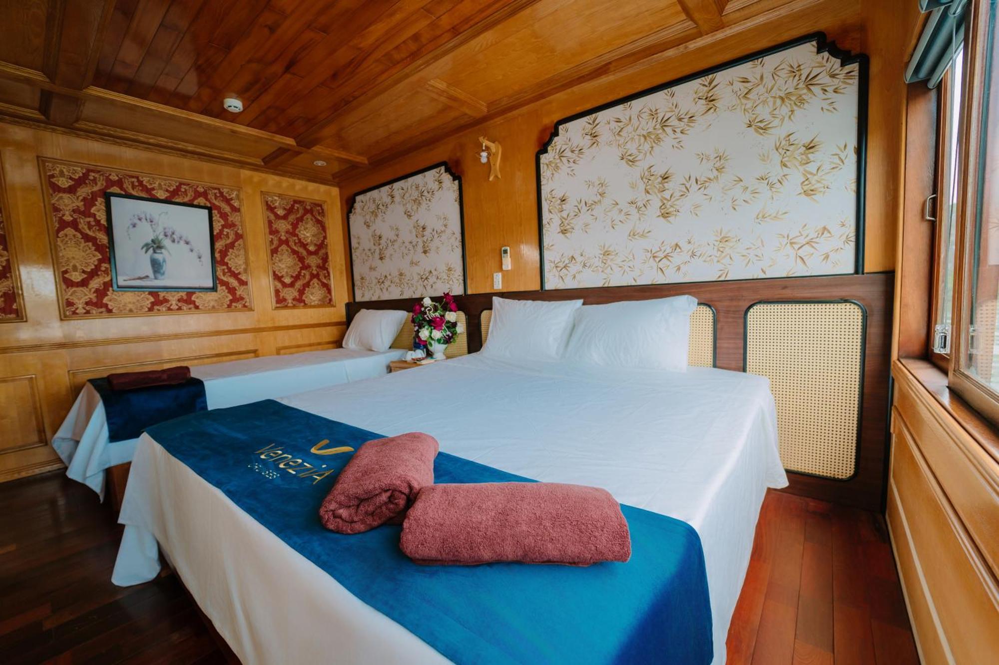 Venezia Cruises Hotel Ha Long Exterior photo
