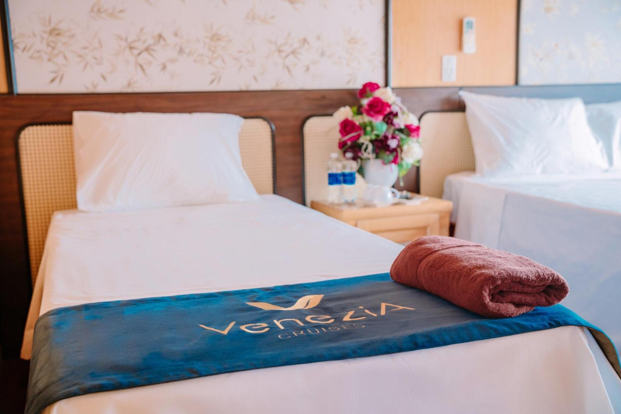Venezia Cruises Hotel Ha Long Exterior photo